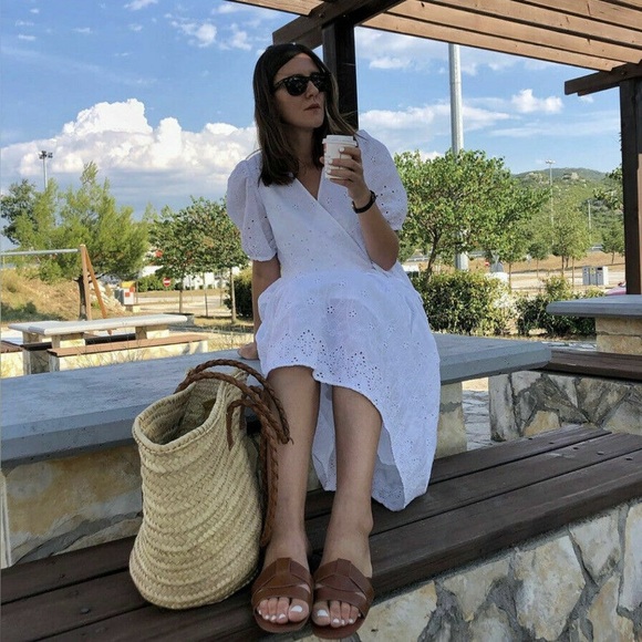 Cynthia Rowley White Eyelet Dress, Size Medium, Excellent Condition - Picture 2 of 8